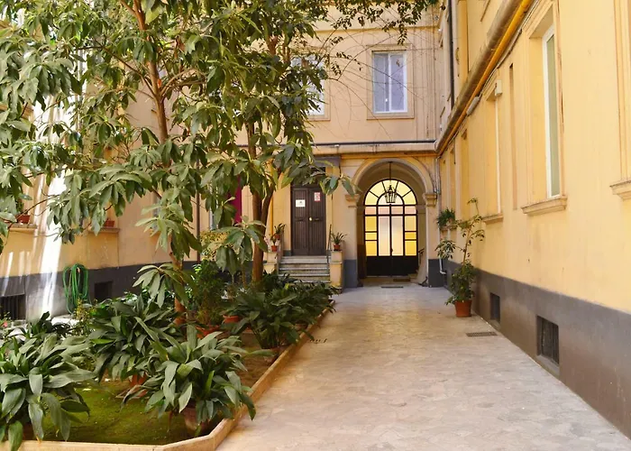 6 Stars Apartment Rom