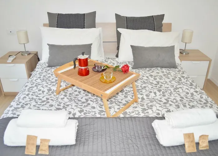 Apartment 6 Stars