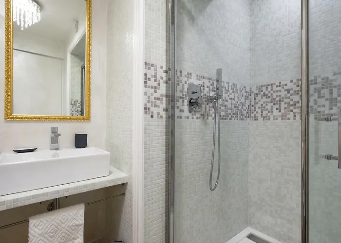 6 Stars Apartment *