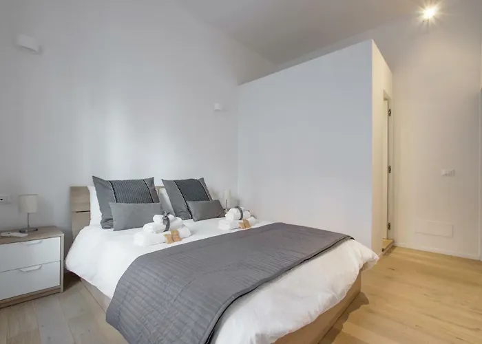 Apartment 6 Stars